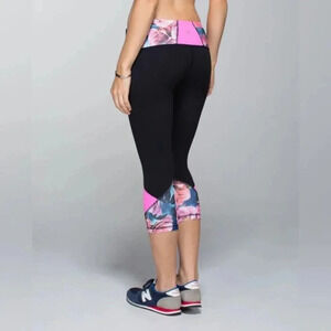 Lululemon Embody Crop *Full-On Luon Black / Secret Garden / Pow Pink